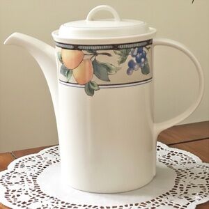 Mikasa Garden Harvest 5 Cup Stoneware Coffee Pot CAC29 Made in Malaysia